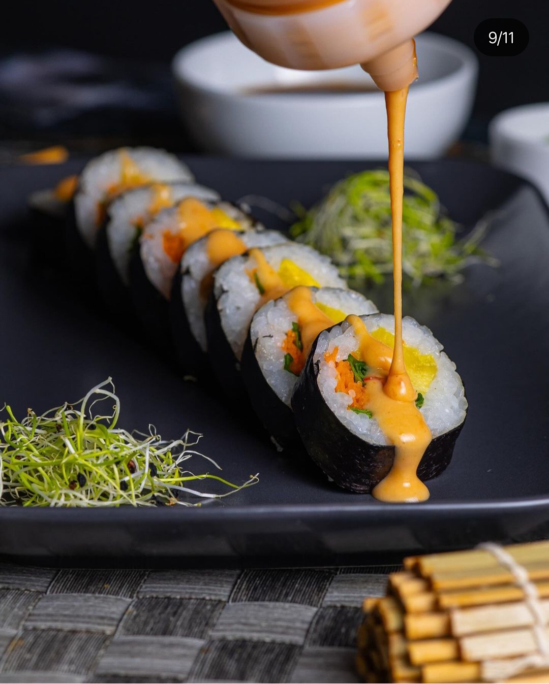 Uramaki com Molho Laranja